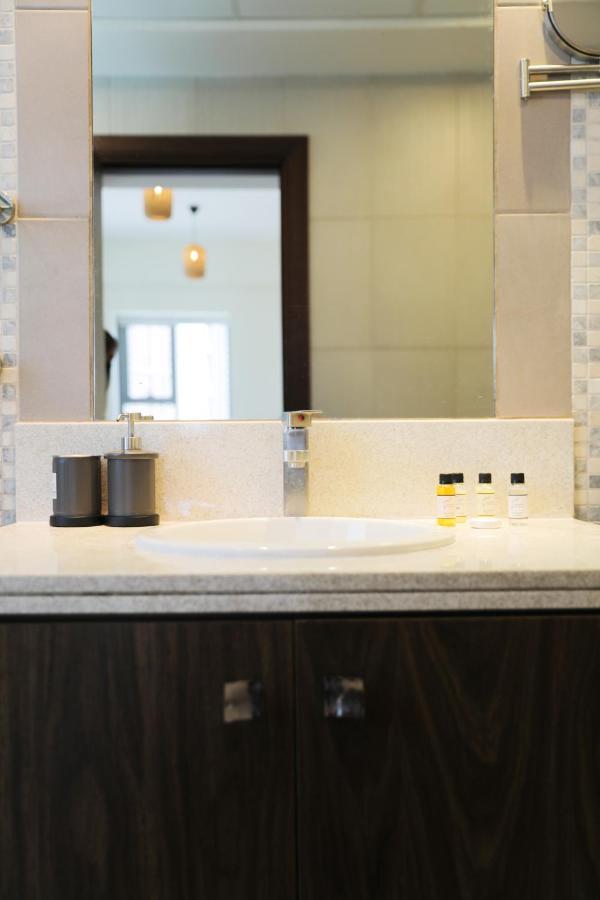 Scenic 2 Bedroom Apartment - Downtown Business Bay Dubai Exterior foto